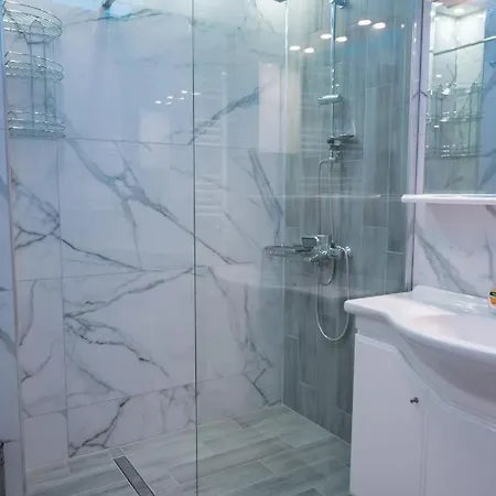 Lovely With Balcony In The City Center דירה Kateríni