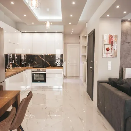 דירה Lovely With Balcony In The City Center