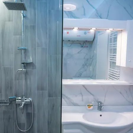 דירה Lovely With Balcony In The City Center *